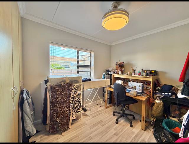 3 BEDROOM TOWNHOUSE FOR SALE IN JEFFREYS BAY CENTRAL